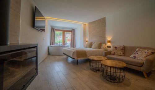 Studio with Spa Bath