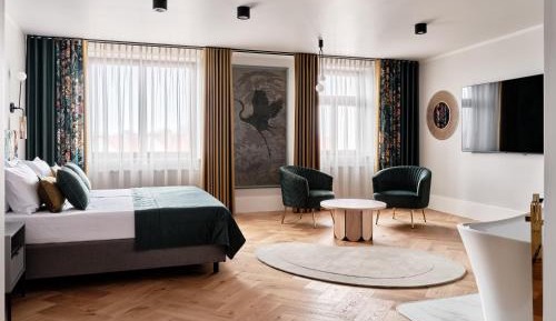 King Suite with Spa Bath