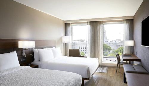 Queen Room with Two Queen Beds -Skyline View