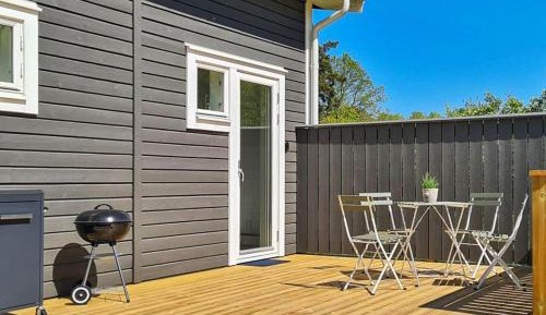 One-Bedroom Holiday Home