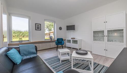 Two-Bedroom Apartment with Shower 