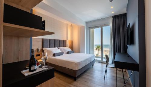 Executive Double Room with Balcony - Sea Front