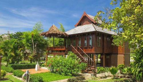 Villa with Garden View