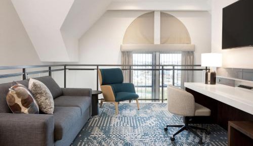The Loft Suite, 1 Bedroom Bi-level Loft, In Loft: 1 King 