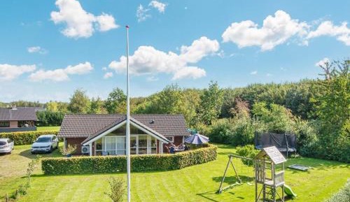 Three-Bedroom Holiday Home 