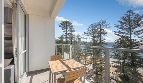 One-Bedroom Apartment with Ocean View