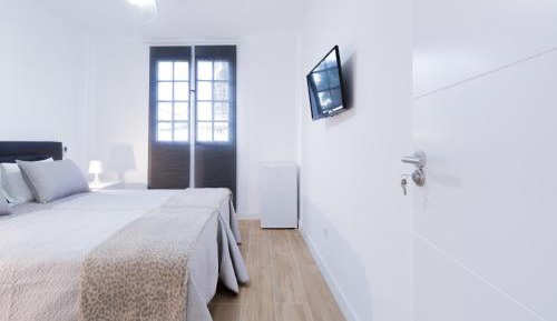 Twin Room with Shared Bathroom