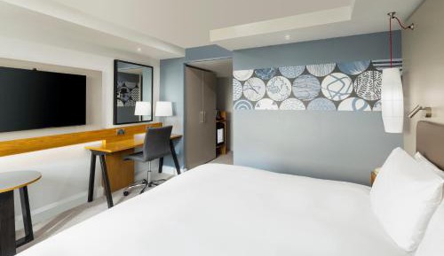 1 Super King Bed Premium Lounge Access