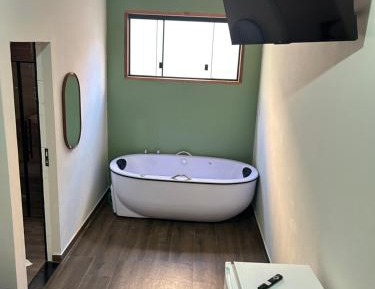 Queen Room with Spa Bath