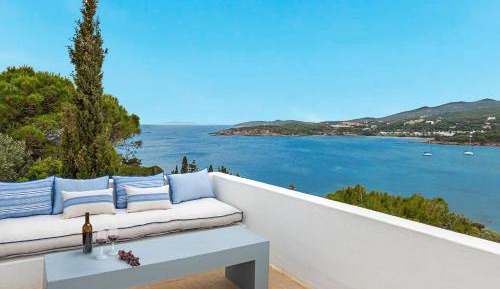 Six-Bedroom Villa with Sea View