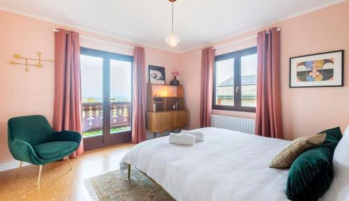 Apartment with Lake View