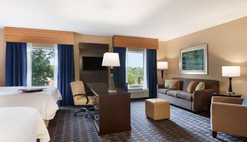 Queen Studio Suite with Two Queen Beds - Non-Smoking