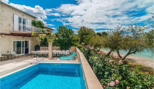 Seven-Bedroom Holiday Home