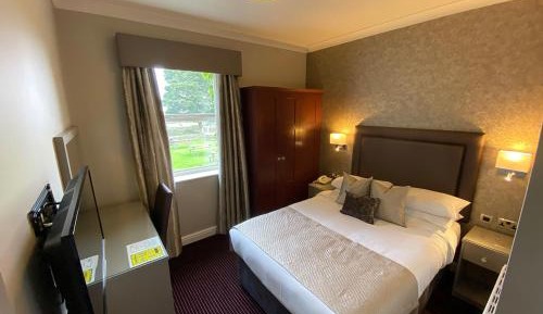 Small Double Room with Bath