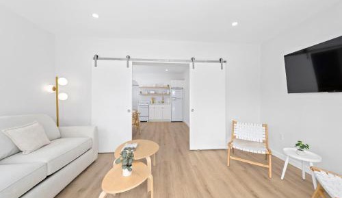 One-Bedroom Deluxe Apartment