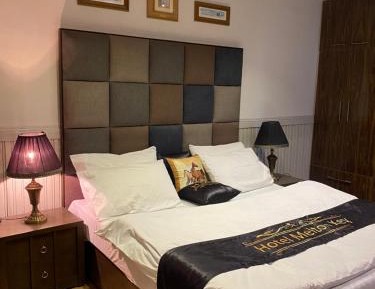 Deluxe Double Room (2 Adults + 1 Child)