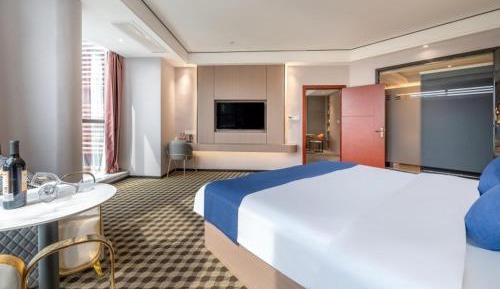 Suite with View