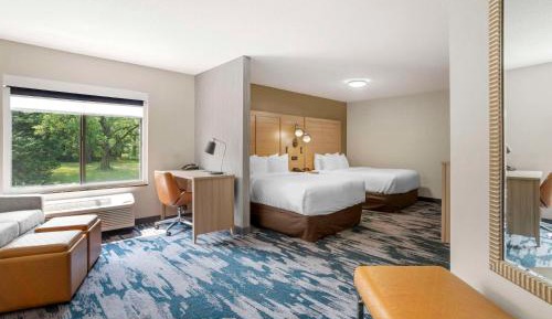 Suite with Two Double Beds - Accessible/Non-Smoking