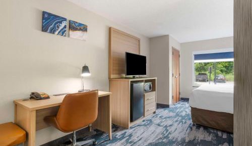 King Suite - Accessible/Non-Smoking