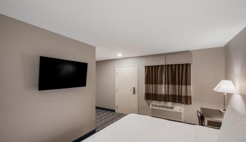 1 King Bed Accessible Non Smoking