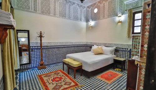 Deluxe Room (2 Adults + 1 Child)