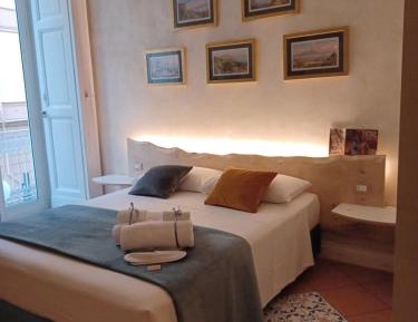 Deluxe Double Room with Balcony and Sea View