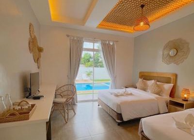 Double Room with Pool View