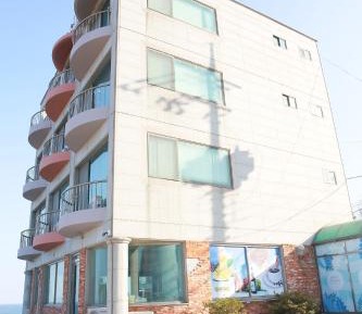 Superior Family Room