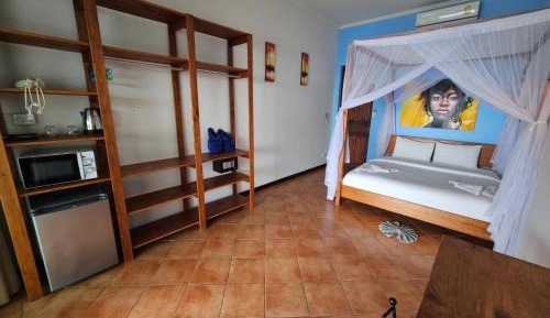 Poolside Suite with Ocean View