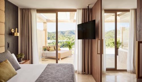 One-Bedroom Suite with Pool View