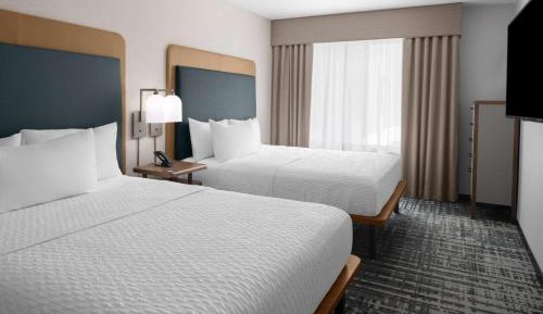 One-Bedroom Queen Suite with Two Queen Beds