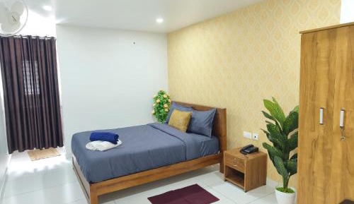 Deluxe Queen Room
