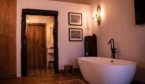 Deluxe Double Room with Bath