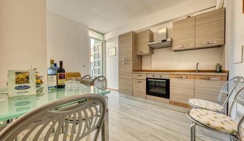 Two-Bedroom Apartment (6 Adults)