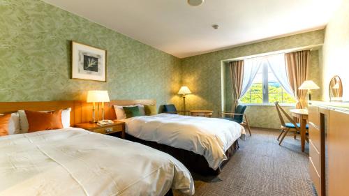 Twin Room with Extra Bed - Non-Smoking