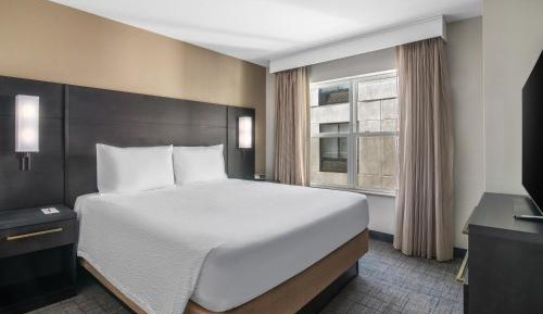 King Studio with Sofa Bed