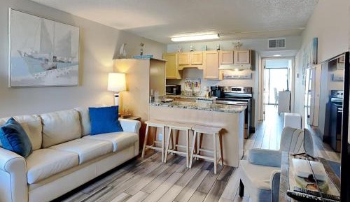 One-Bedroom Apartment with Ocean View