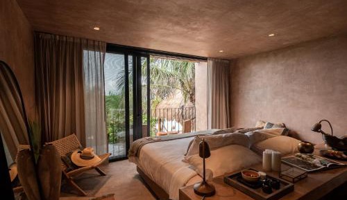 Queen Room with Balcony
