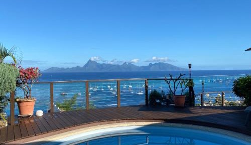 Queen Room with Pool View