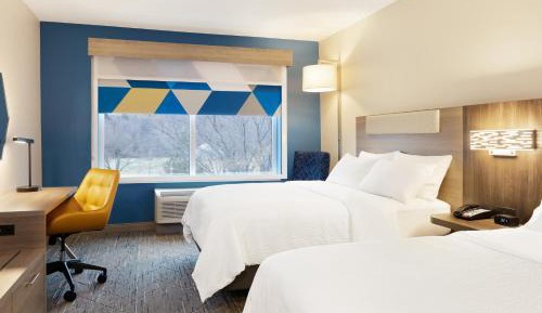 Standard Queen Room with Two Queen Beds and Walk-In Shower