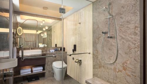 Grand Deluxe King Room with City View