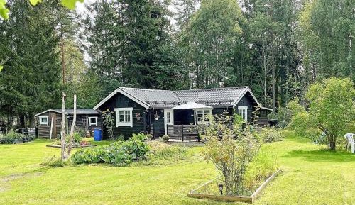 One-Bedroom Holiday Home