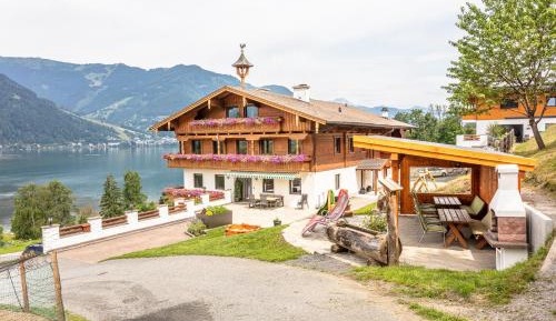 Apartment with Lake View