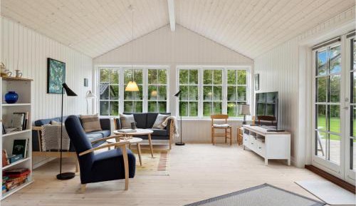 Three-Bedroom Holiday Home 