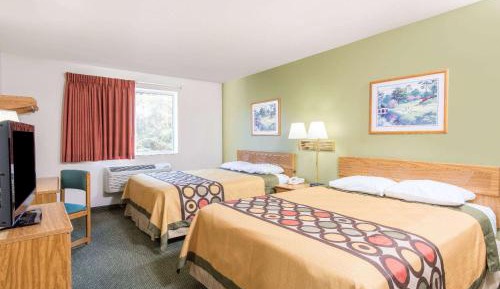 Queen Room with Two Queen Beds - Non-Smoking