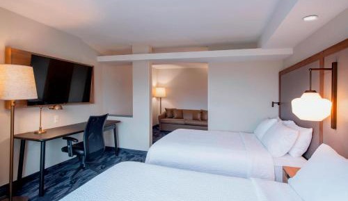 Larger Studio, 2 Queen, Sofa bed