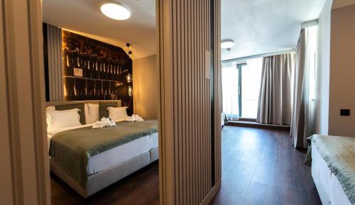 Deluxe Quadruple Room