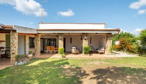 Villa with Garden View