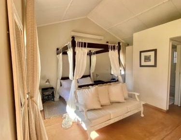 Classic Queen Room