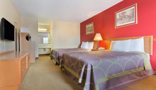 Queen Room with Two Queen Beds - Smoking